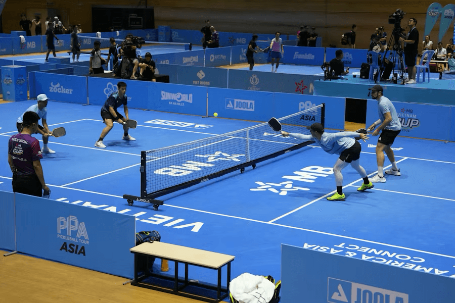 Stacking in Doubles Pickleball: The Strategy That Wins Games